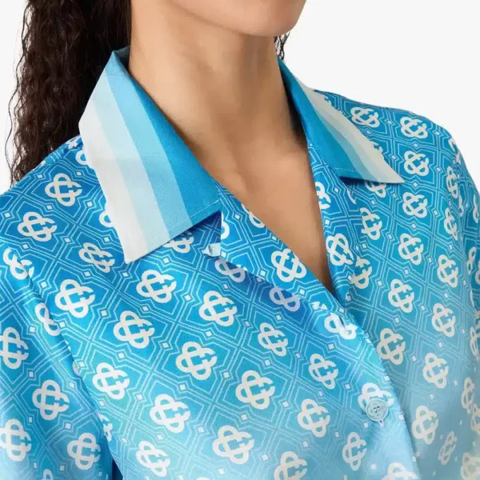 Blauw verloop monogram geknoopt kort zijden overhemd