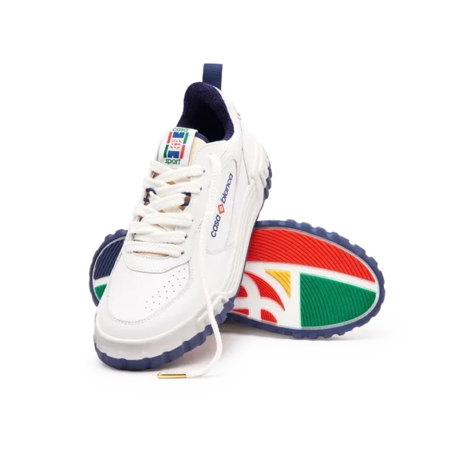 Court sneaker voor heren in wit en marineblauw Court sneaker voor heren in wit en marineblauw