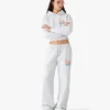Grijze geborduurde cropped joggingbroek Grijze geborduurde cropped joggingbroek