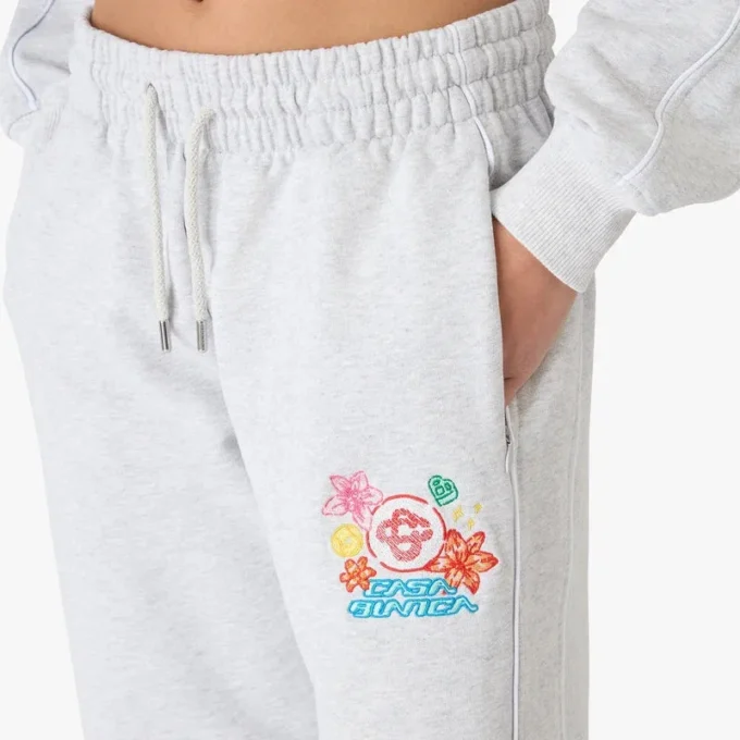 Grijze geborduurde cropped joggingbroek Grijze geborduurde cropped joggingbroek