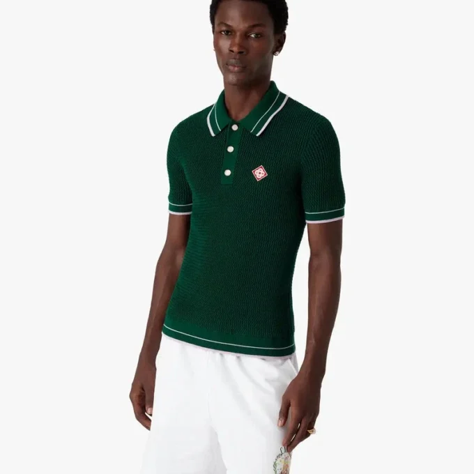 Groen gehaakt poloshirt met korte mouwen Groen gehaakt poloshirt met korte mouwen