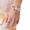Roze geknoopte parelarmband Roze geknoopte parelarmband