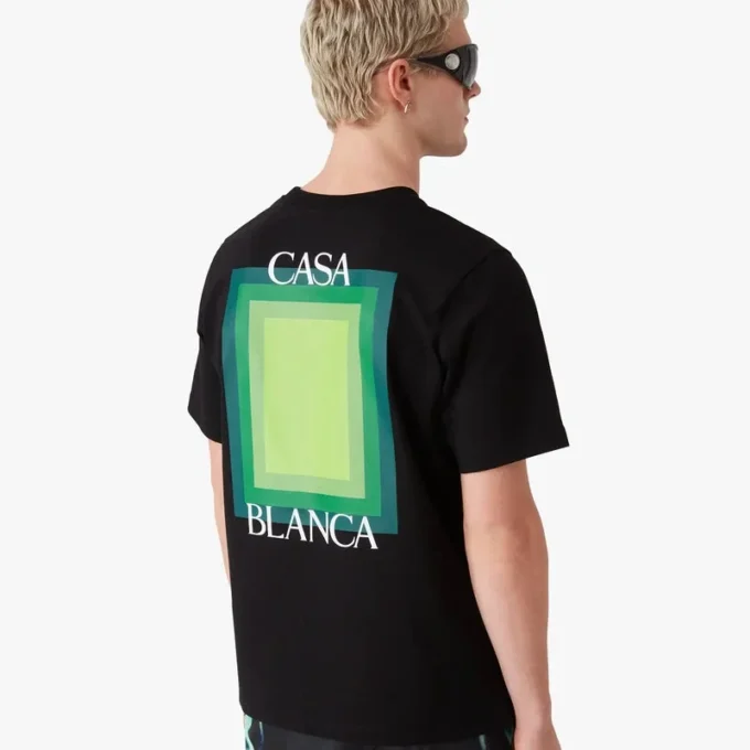 T-shirt met vierkant logo en korte mouwen