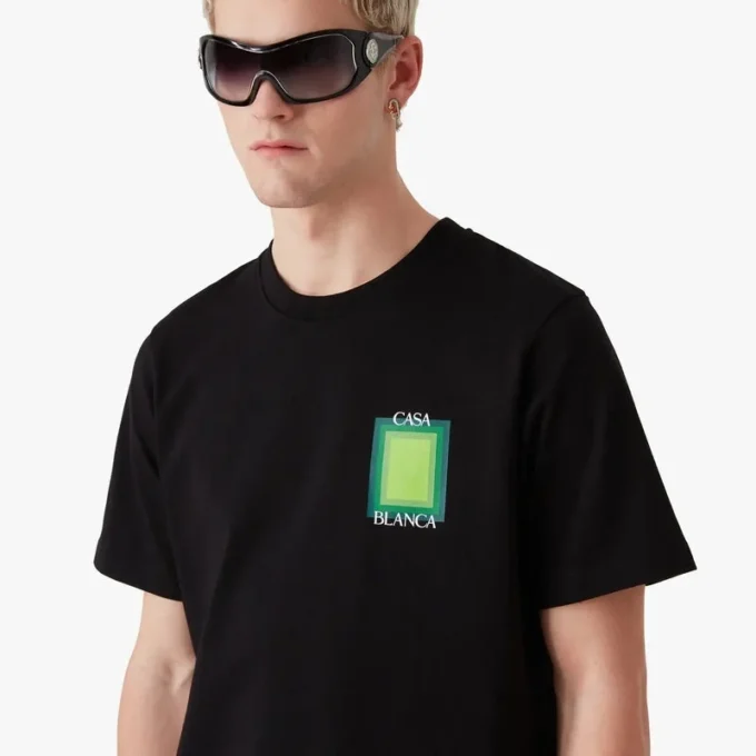 T-shirt met vierkant logo en korte mouwen